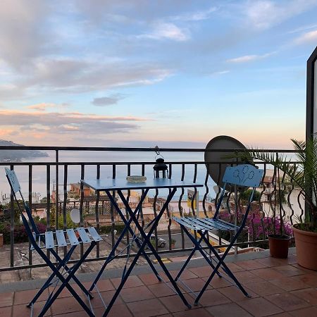 "Sea-See" Studio Taormina Center - Bellissima Vista Mare - Corner Kitchen מראה חיצוני תמונה